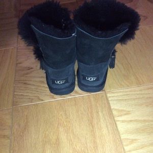 Ugg girls size 13, 6-7 yrs